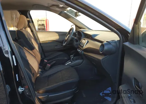 2018 Nissan Kicks S z USA, uszkodzony, nr VIN 3N1CP5CUXJL533646